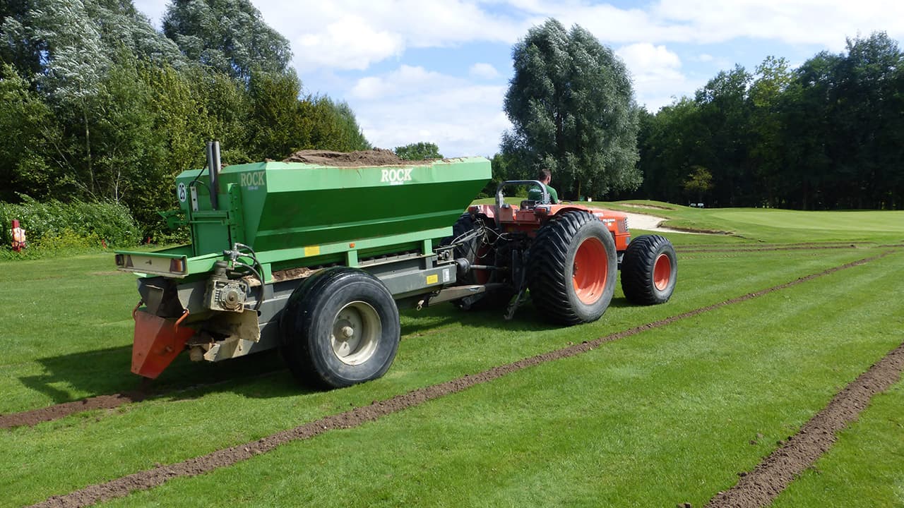 Finition des tranchées de drainage - Base de loisir de Moisson (78)